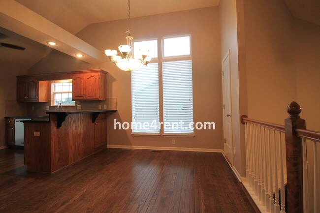 Building Photo - Beautiful Olathe Home, Updated Kitchen, Fe...