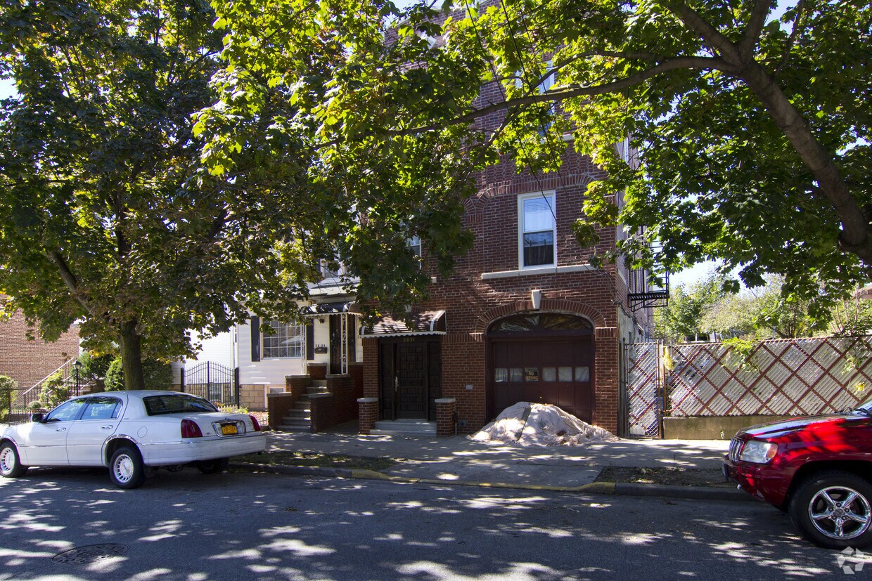 Primary Photo - 2031 Tomlinson Ave