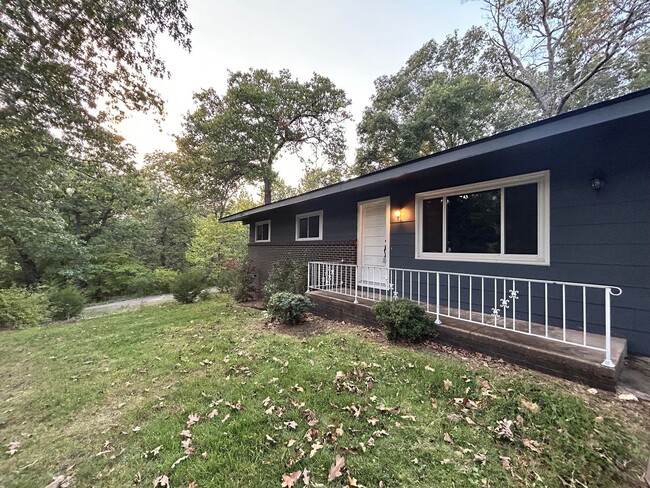 Building Photo - unique home with beautiful scenery