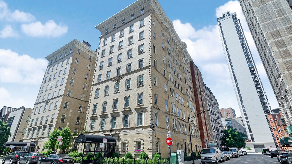 Foto principal - 70 E Scott St