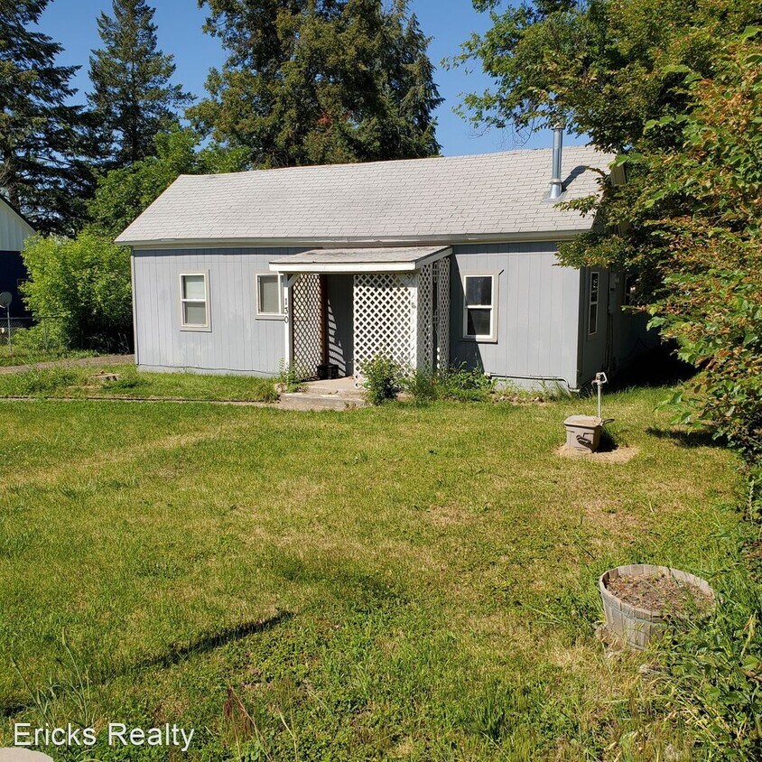 Primary Photo - 3 br, 1 bath House - 130 S MAIN ST