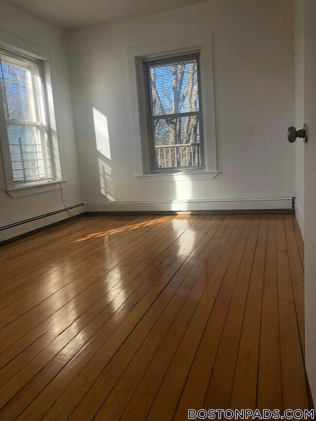 Foto del edificio - 270 Bowdoin St
