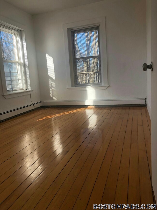 Building Photo - 270 Bowdoin St