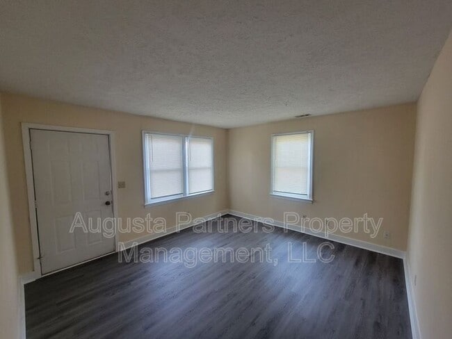 Foto del edificio - 1223 Radiance Dr