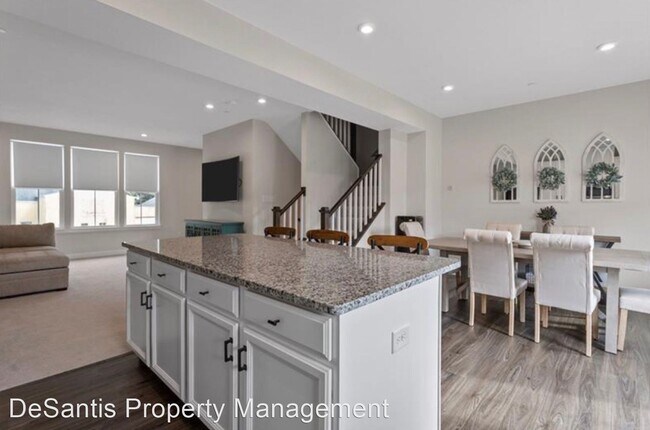 Foto del edificio - 3 br, 2.5 bath House - 4060 Crown Drive