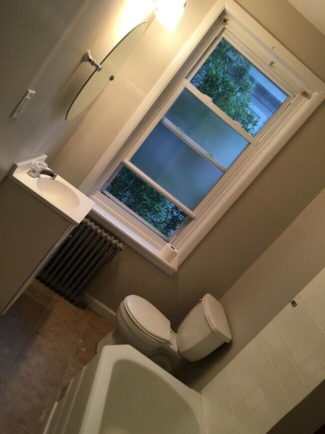 Photo - 1659 Haworth St (Philadelphia, PA) Apartment