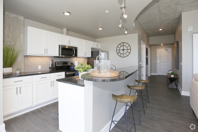 1HAB, 1BA - 793 ft² - The Exchange