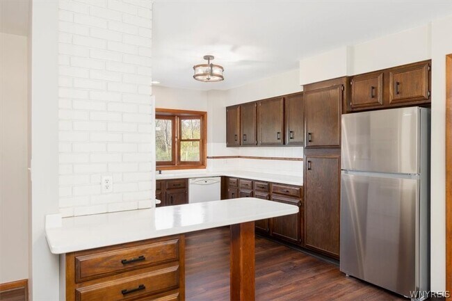 Foto del edificio - 60 Heiler Dr