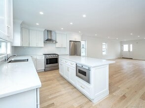 Building Photo - 35 B Dunwood Rd