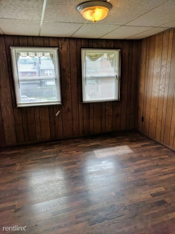 Building Photo - 4 br, 2 bath Townhome - 3333 Parkview Ave