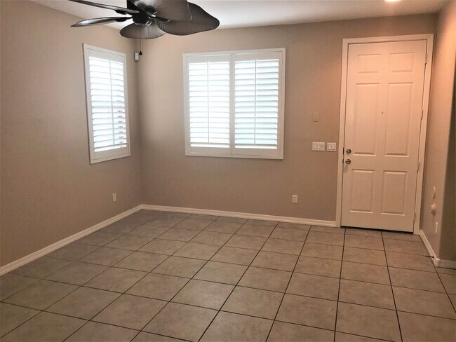 Building Photo - **FABULOUS- 3br/2.5ba HOUSE (7TH STREET & ...