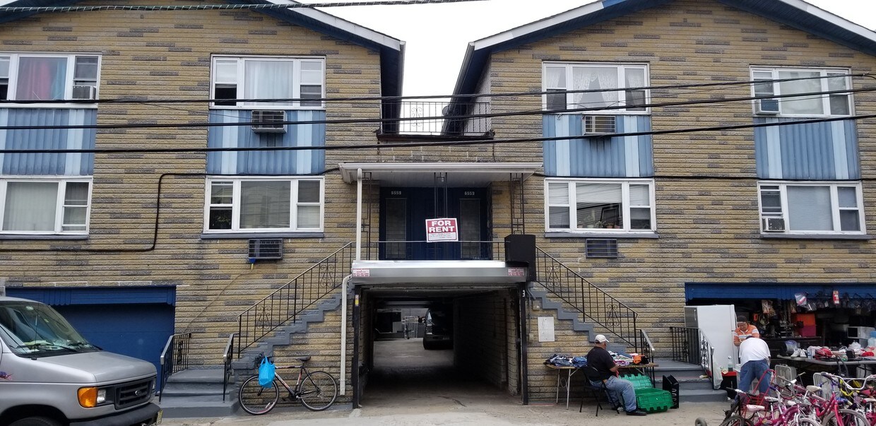 Primary Photo - 555 35th St