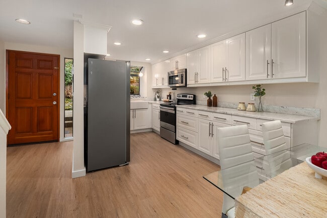 Kitchen - 19805 15th Ave NE