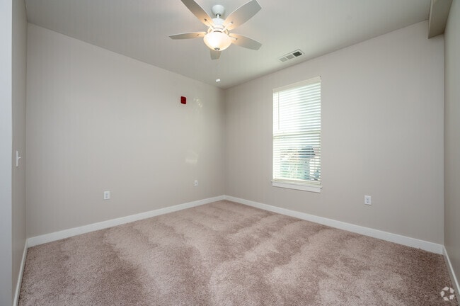 3BR, 2.5BA - 1,034SF - Primary Bedroom - 451 Lebanon Apartments