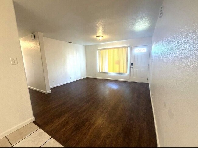 Building Photo - 2129 Winafred St