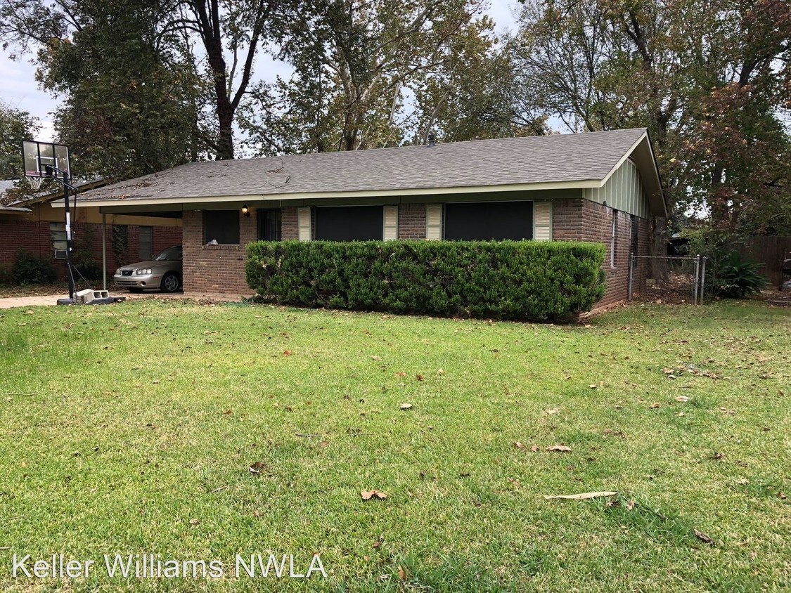 3 br, 1.5 bath House 1114 Dunbrair Dr House Rental in Shreveport, LA
