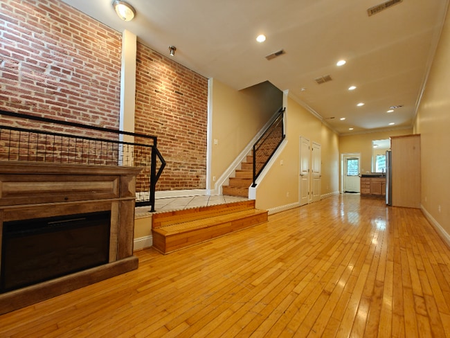 Photo - 2000 Barclay St Townhome
