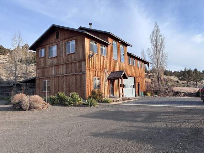Building Photo - Peaceful Terrebonne Living Near Steelhead Falls, Unbelievable Views!