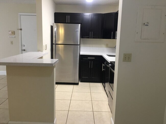 Foto del edificio - 10757 Cleary Blvd