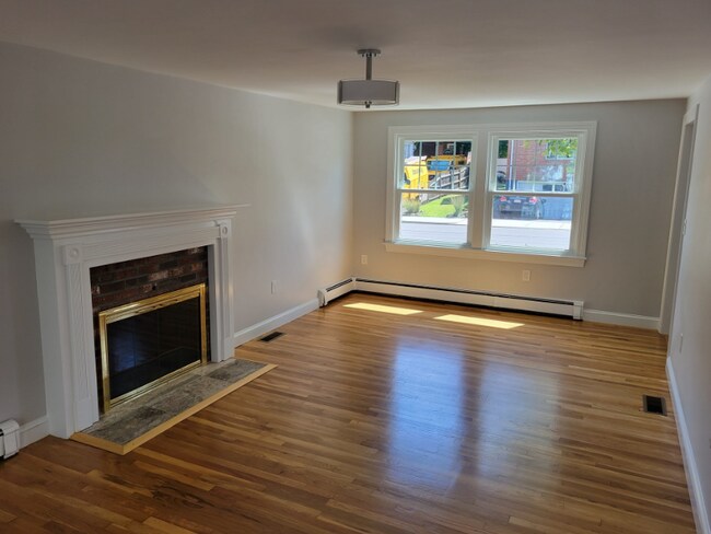 Building Photo - 17 Piermont St