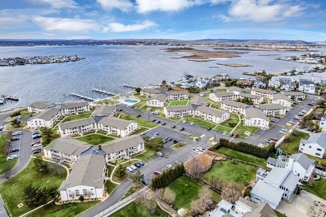Building Photo - 113 Wharfside Dr