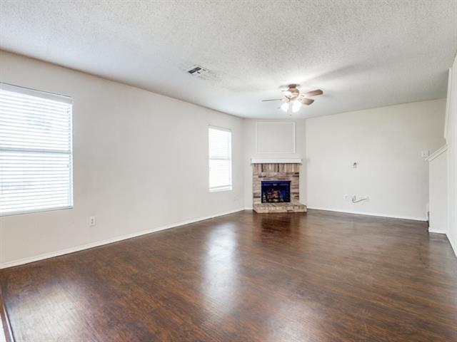 Building Photo - 2612 Peach Dr