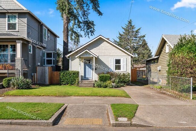 Foto del edificio - Charming 1-Bedroom Home in Portsmouth with A/C, Fenced Yard & Off-Street Parking