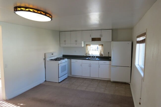 Building Photo - 2105 3rd Ave