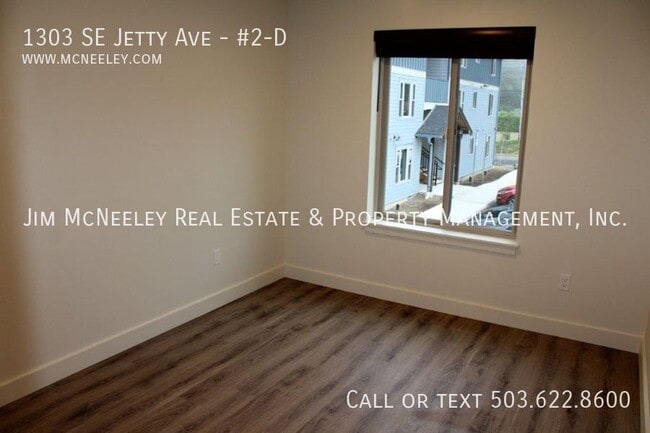 Foto del edificio - 1303 SE Jetty Ave