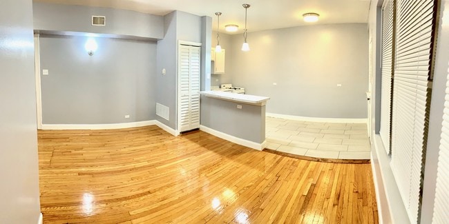 Building Photo - 4165 S Archer Ave