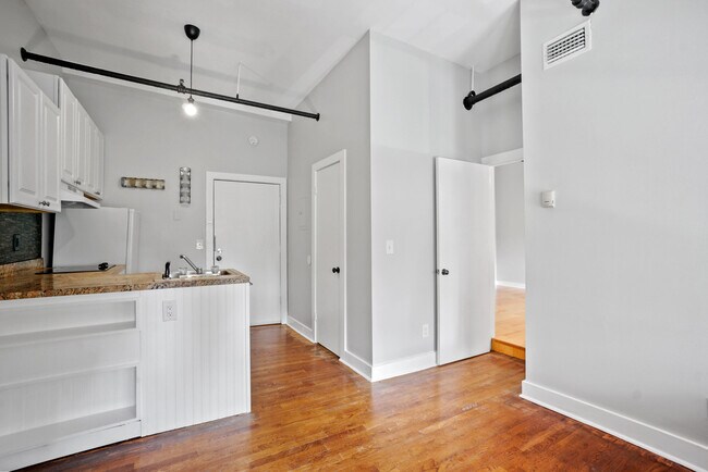 Foto del edificio - 310 S Dixie Hwy