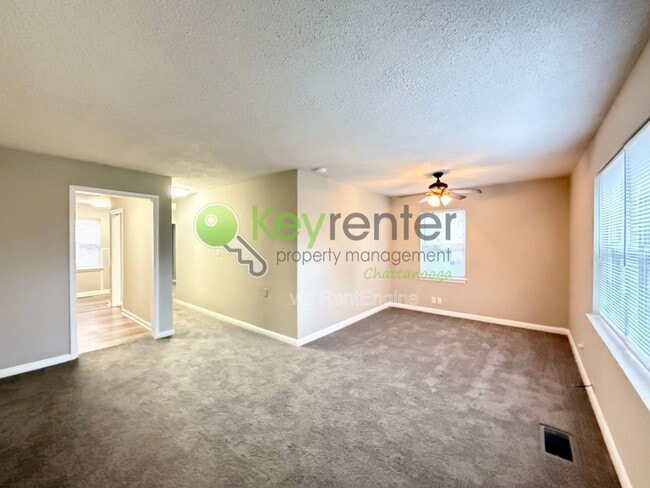 Building Photo - 305 Sunrise Ln