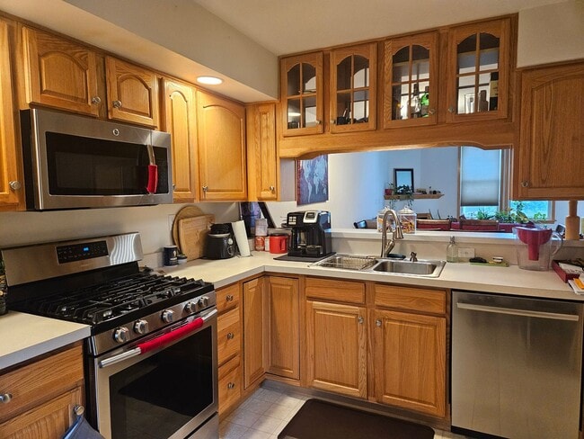 Building Photo - 751 Galen Dr