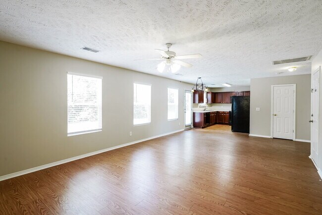 Foto del edificio - 2741 Sutherland Dr