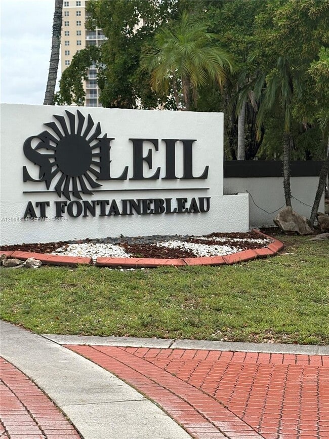 Building Photo - 9711 Fontainebleau Blvd