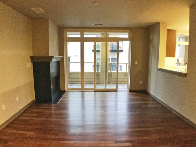 Building Photo - Modern 2  Bedroom Condo