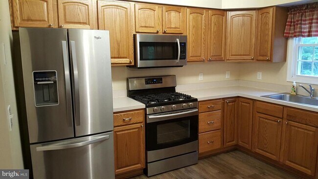 Foto del edificio - 176 Edgewood Dr