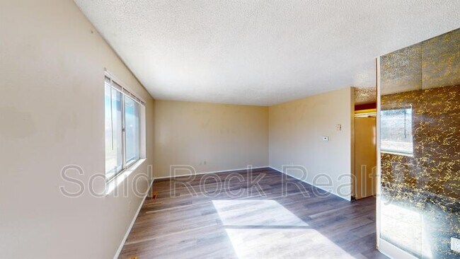 Foto del edificio - 1068 Western Dr