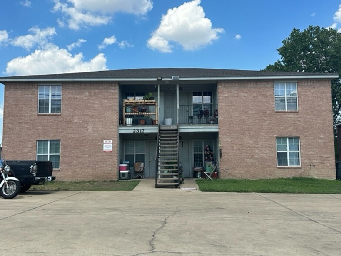 Foto principal - 2317 Terrace Drive (A-D)
