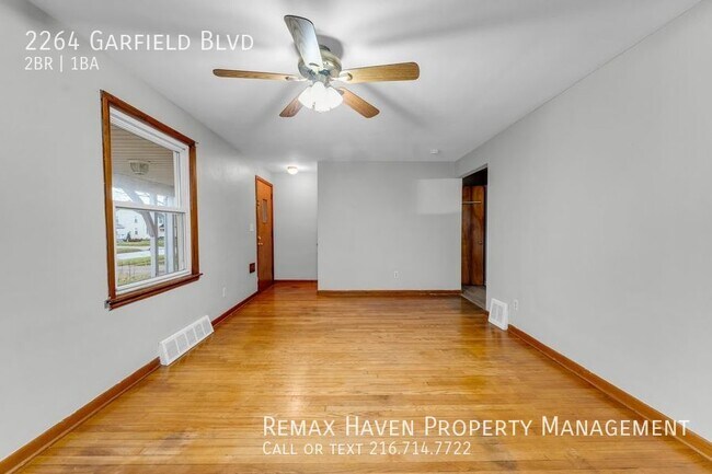 Building Photo - 2264 Garfield Blvd Right, Lorain - Spaciou...