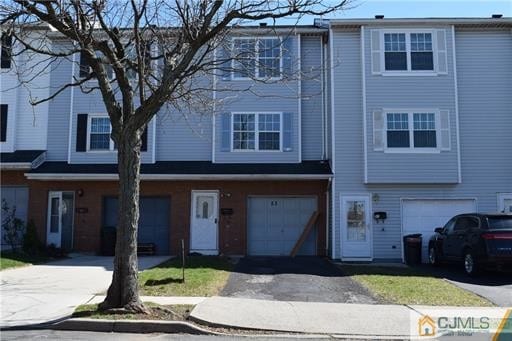 Building Photo - 53 Larch St