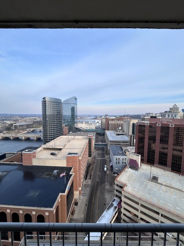 Primary Photo - 107 Campau Circle NW (The Plaza Towers)