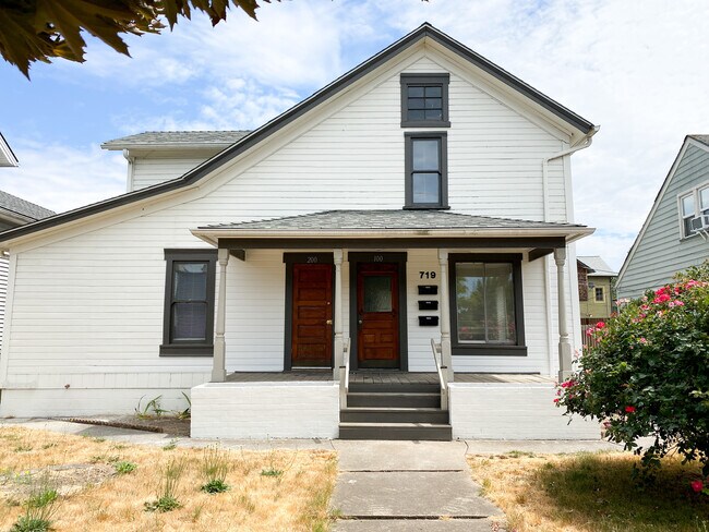 Frente de la casa - 719 SW 4th St