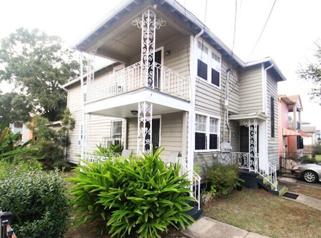 Building Photo - 4102 Paris Ave