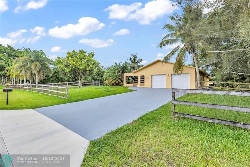 Foto principal - 11550 SW 17th Ct