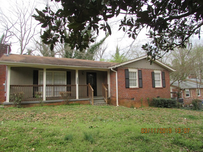 Primary Photo - Fenced Yard