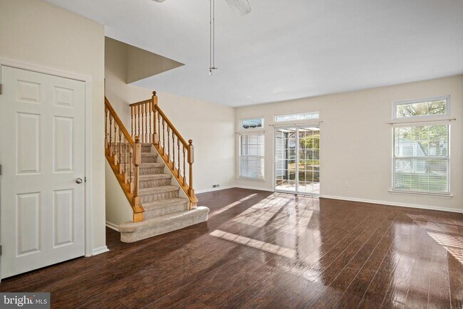 Building Photo - 817 Thoreau Ln