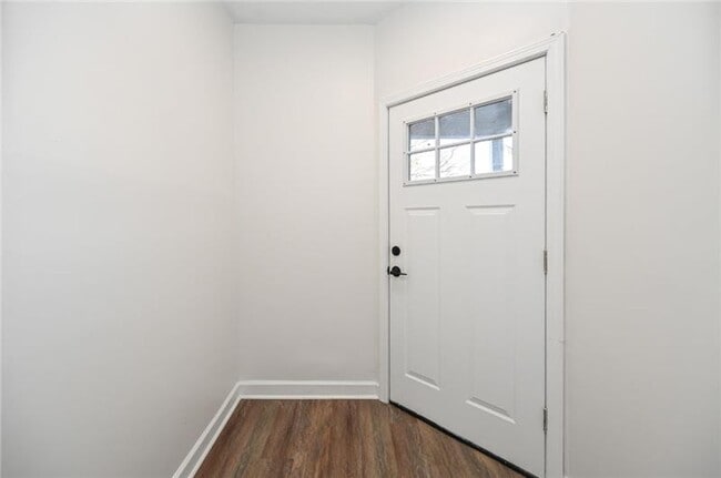 Foto del edificio - 4612 Ward St