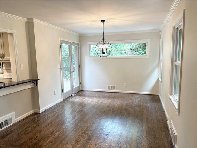 Foto del edificio - 654 Upton Rd NW