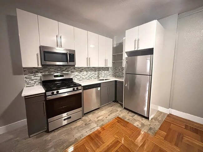 Building Photo - 55 W Mosholu Pkwy N
